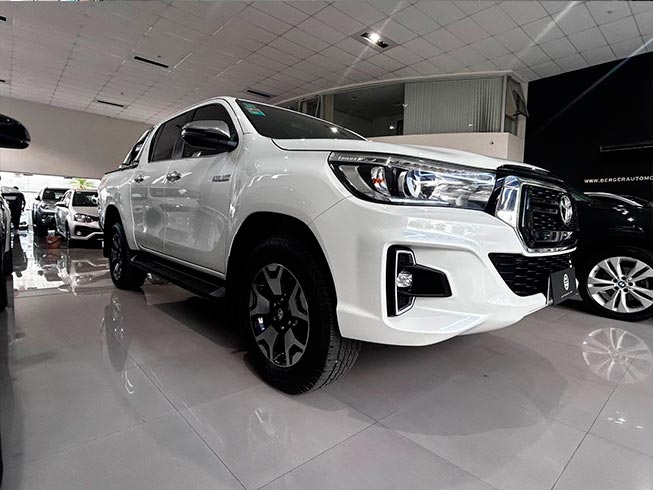 
								Toyota Hilux Pick-Up 2.8 Cd Srx 177cv 4×4 At full									