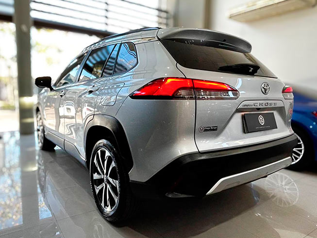 
								COROLLA CROSS XEI full									