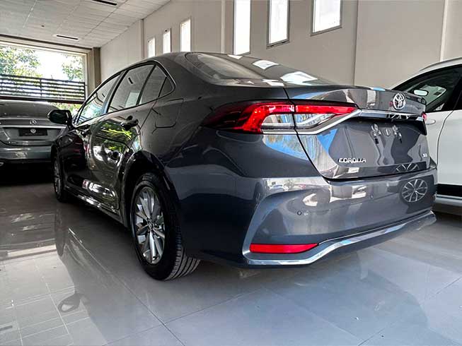 
								COROLLA XEI CVT full									