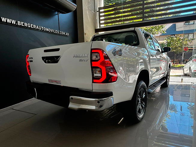 
								HILUX SRV full									