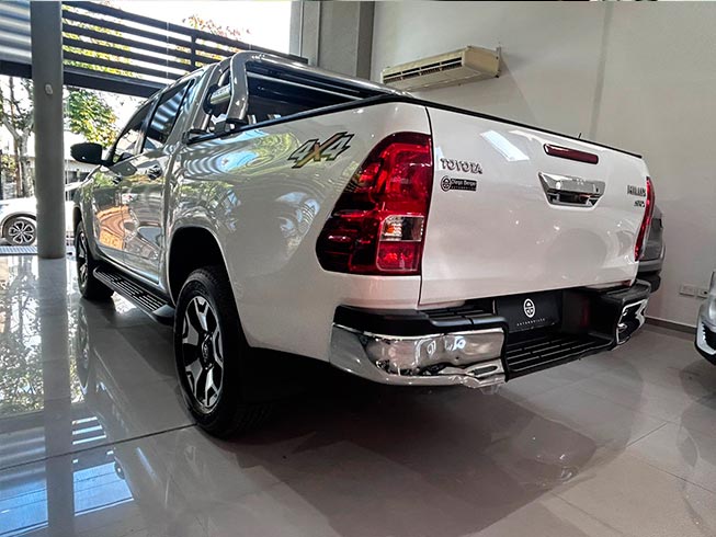 
								Toyota Hilux Pick-Up 2.8 Cd Srx 177cv 4×4 At full									