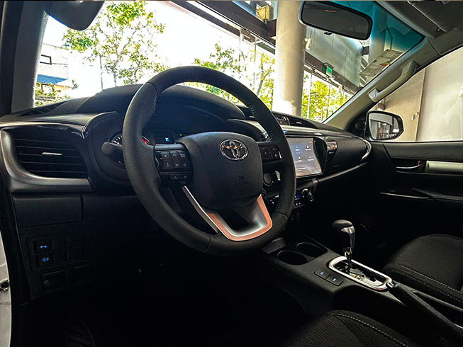 
								HILUX SRV full									