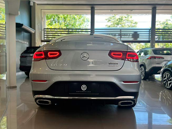 
								GLC300 MATIC COUPE full									