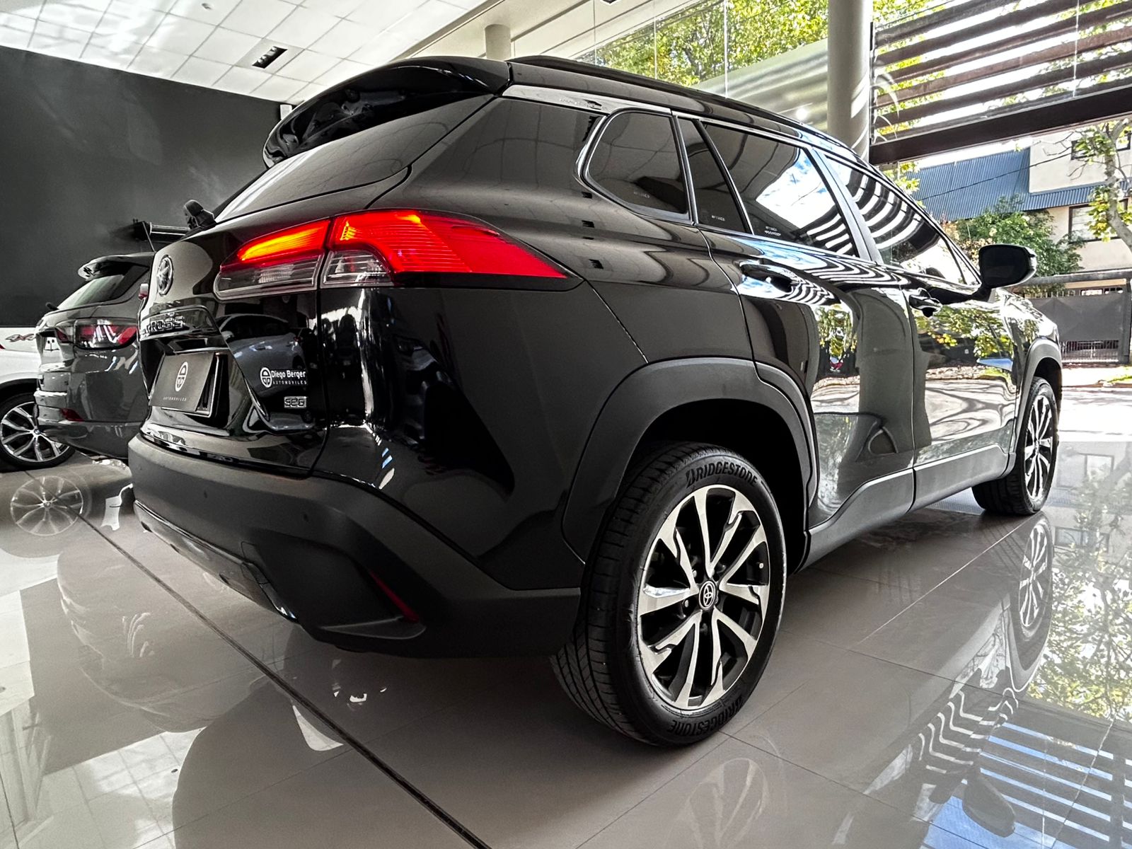 
								COROLLA CROSS full									