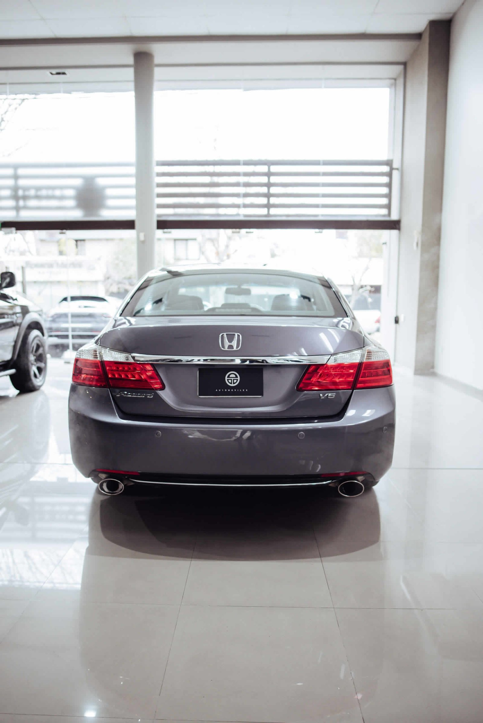 
 HONDA ACCORD 3.5 V6 2013 95000km full									