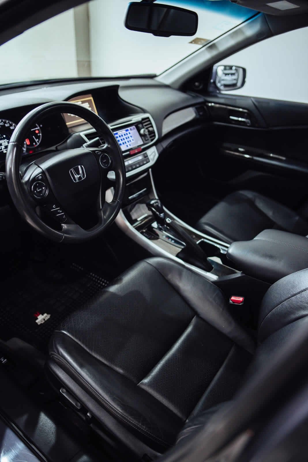 
 HONDA ACCORD 3.5 V6 2013 95000km full									