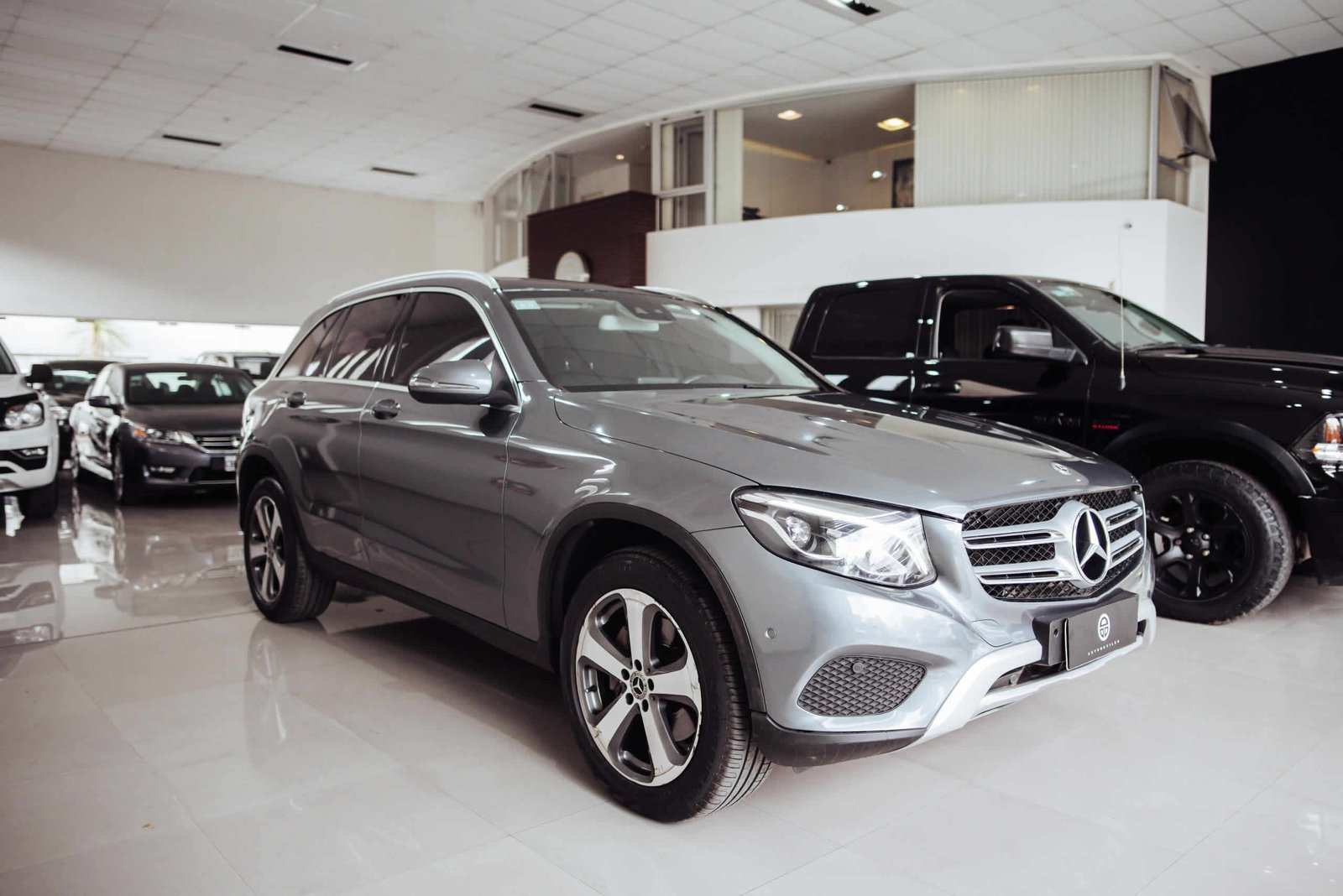 
 MERCEDES BENZ GLC 300 4 MATIC 2018 151000km full									