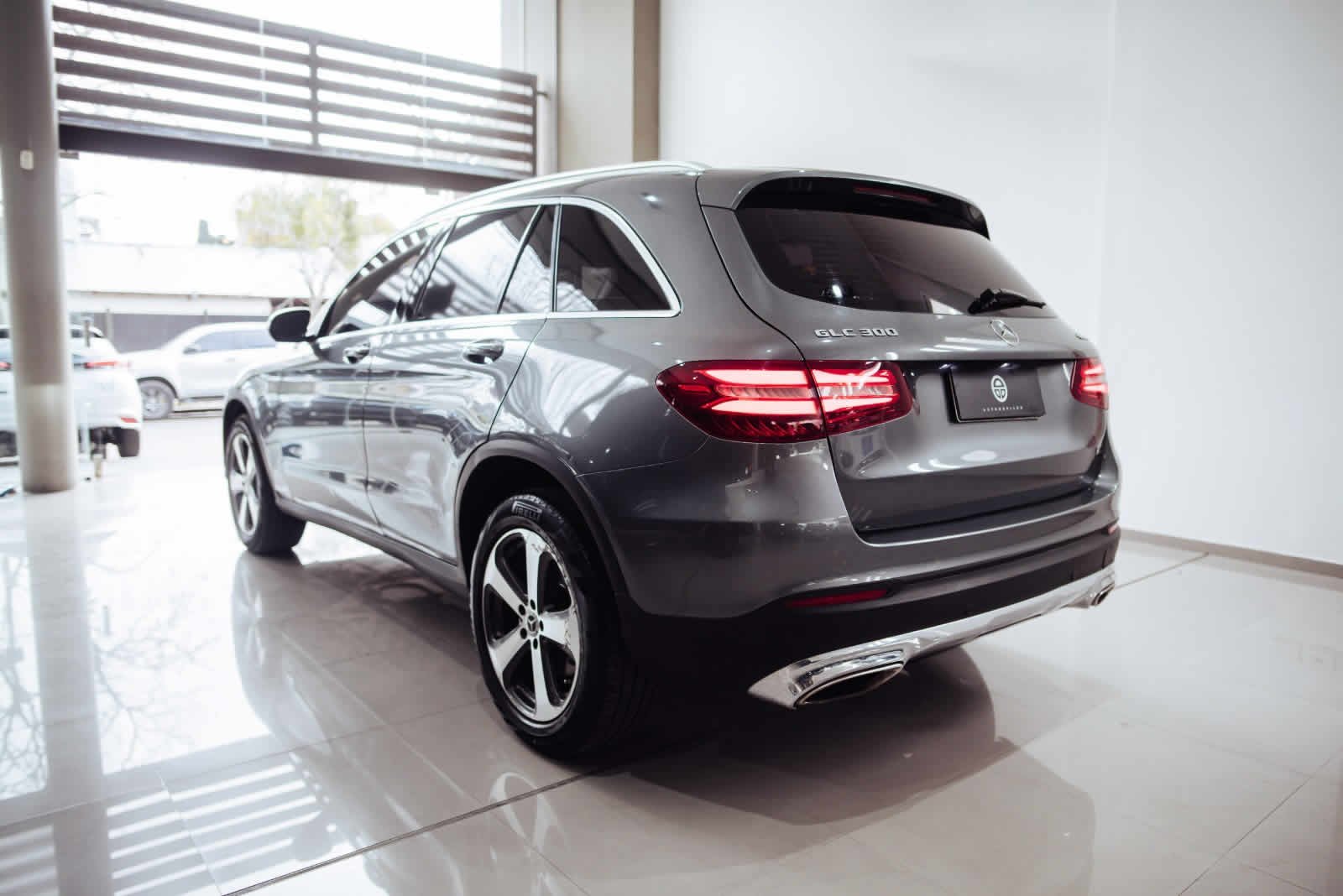 
 MERCEDES BENZ GLC 300 4 MATIC 2018 151000km full									