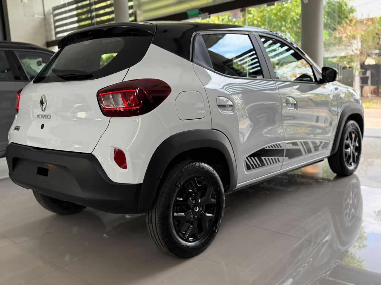 
 RENAULT KWID ICONIC BITONO 2025 0KM full									
