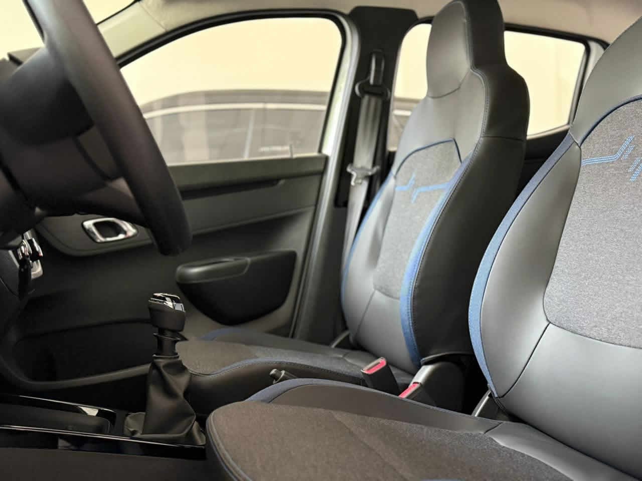 
 RENAULT KWID ICONIC BITONO 2025 0KM full									
