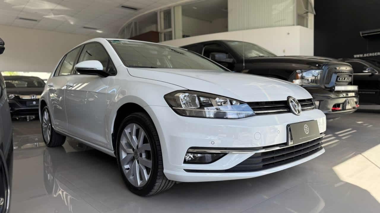 
 Golf Comfortline 1.4T AT 2019 64000km full									