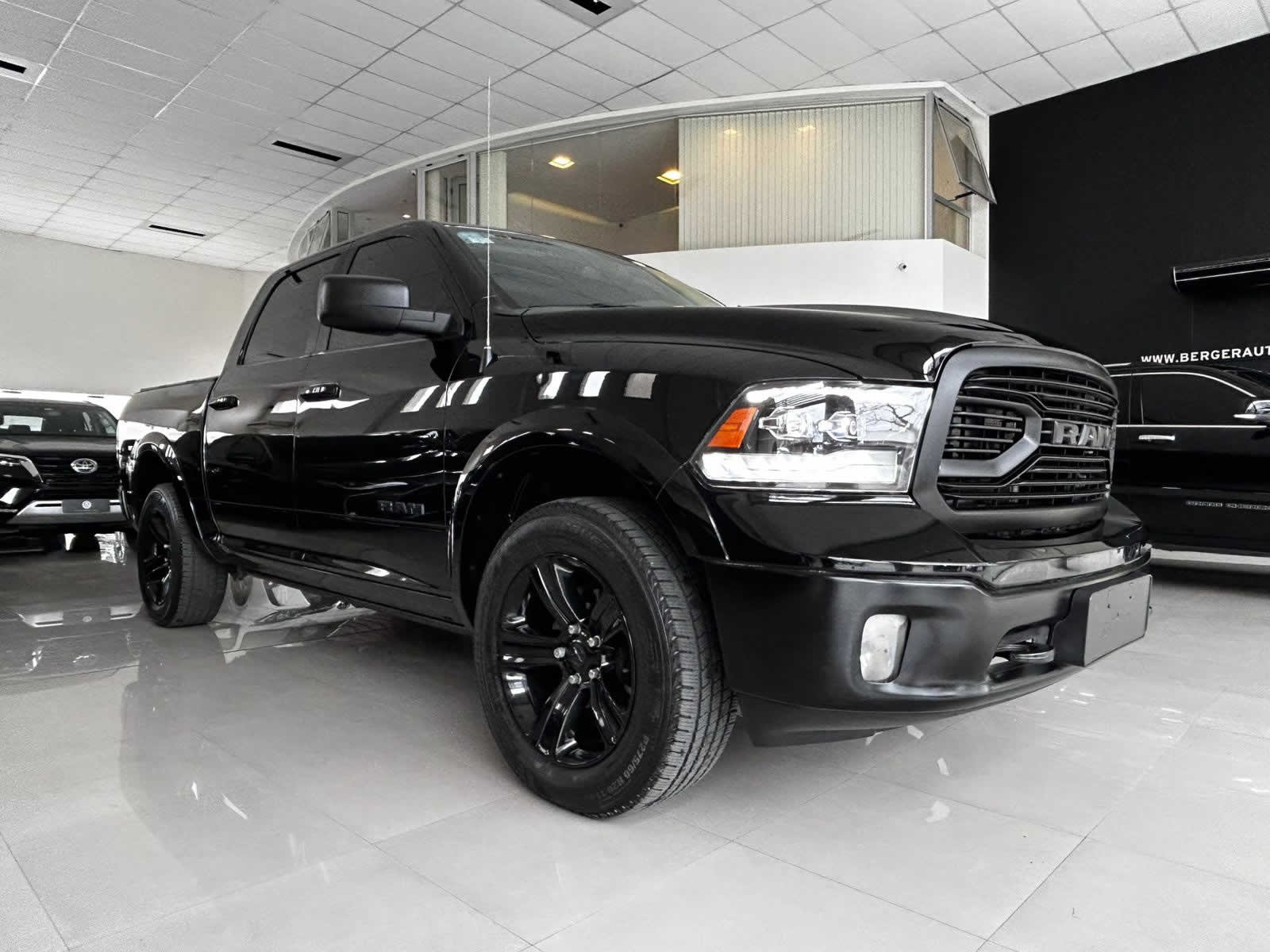 
 RAM 1500 Laramie v8 2020 88000km full									