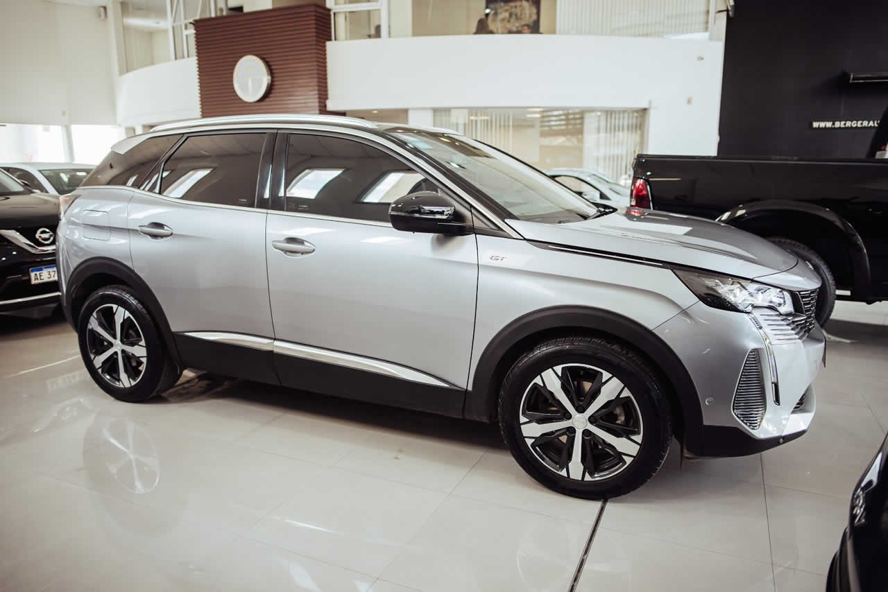 
 PEUGEOT 3008 GT LINE 1.6 THP 2022 12000km full									