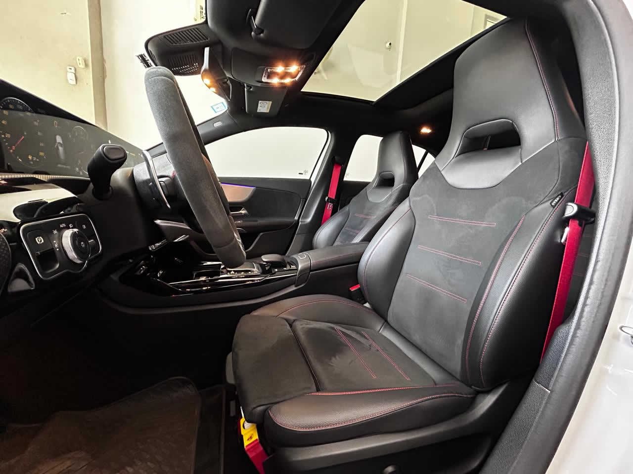 
 Mercedes Benz clase A 1.6 A35 4 matic 306 CV 5p 2022 66000km full									