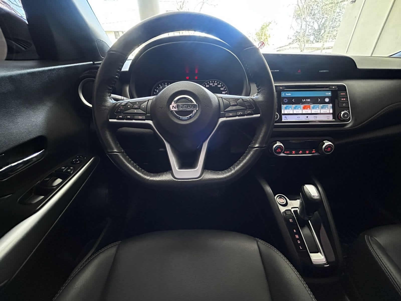 
 Nissan Kicks exclusive 2021 75000 km full									