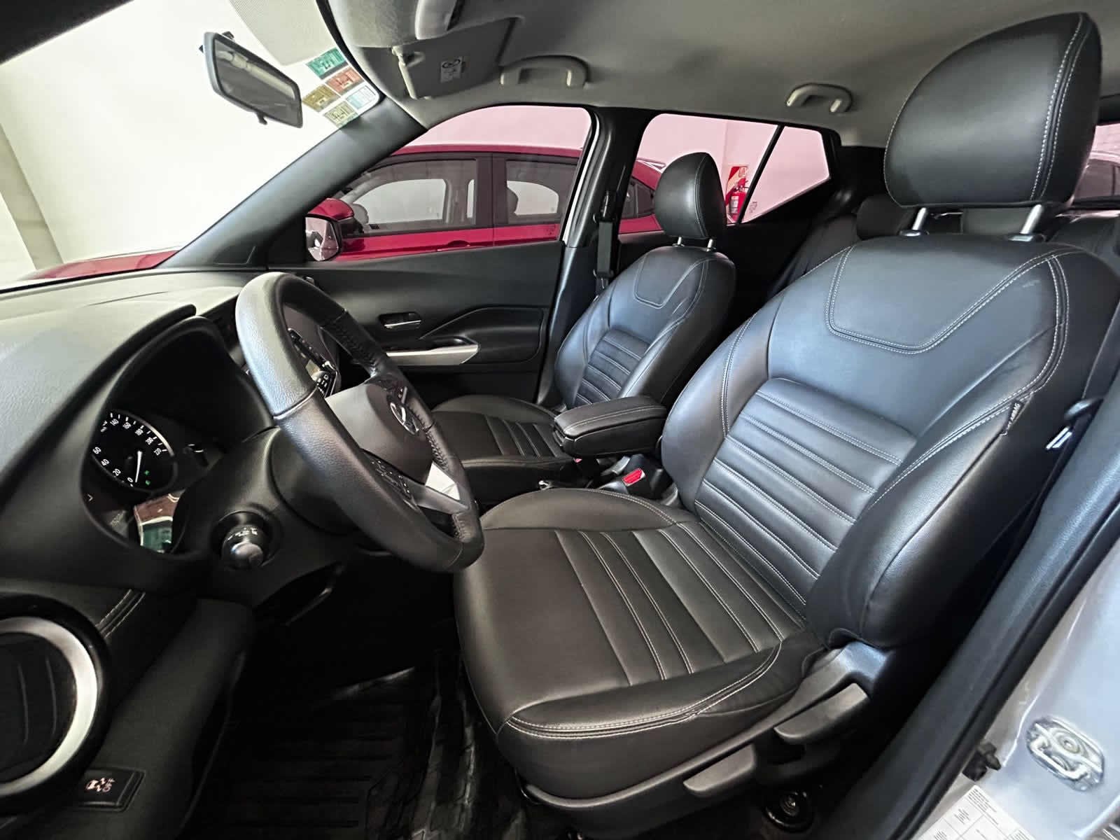 
 Nissan Kicks exclusive 2021 75000 km full									