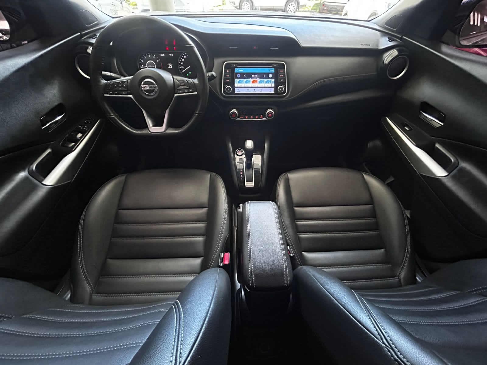 
 Nissan Kicks exclusive 2021 75000 km full									