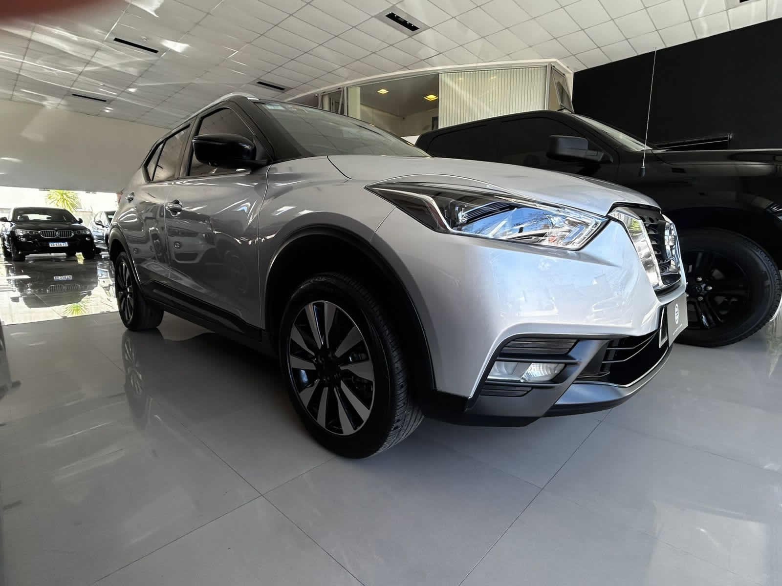 
 Nissan Kicks exclusive 2021 75000 km full									