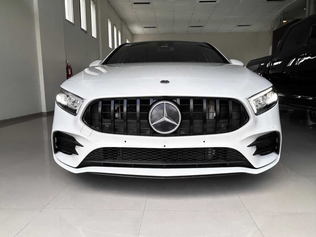 
 Mercedes Benz clase A 1.6 A35 4 matic 306 CV 5p 2022 66000km full									