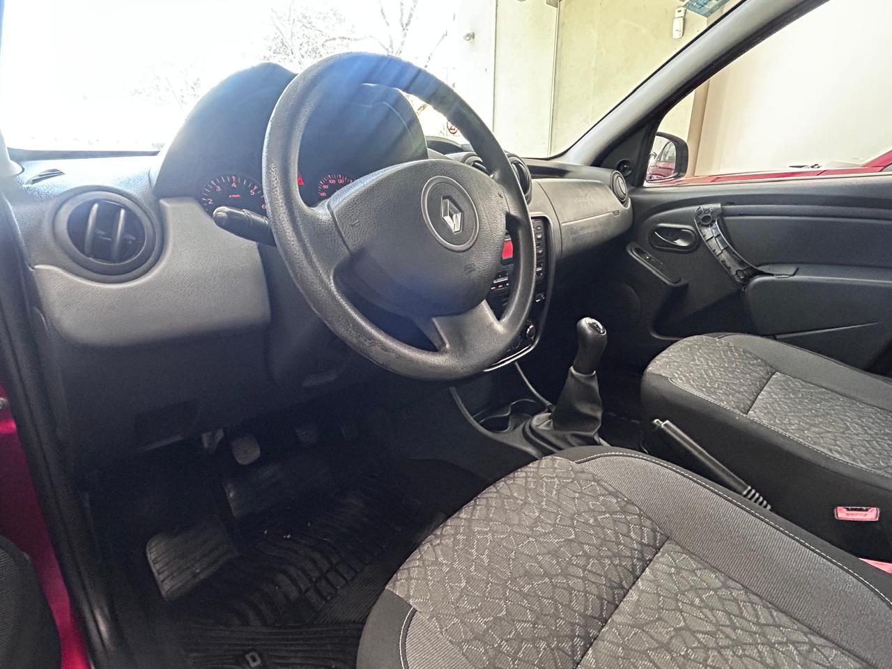 
 Renault Duster Confort 4×2 1.6 2014 125000km full									