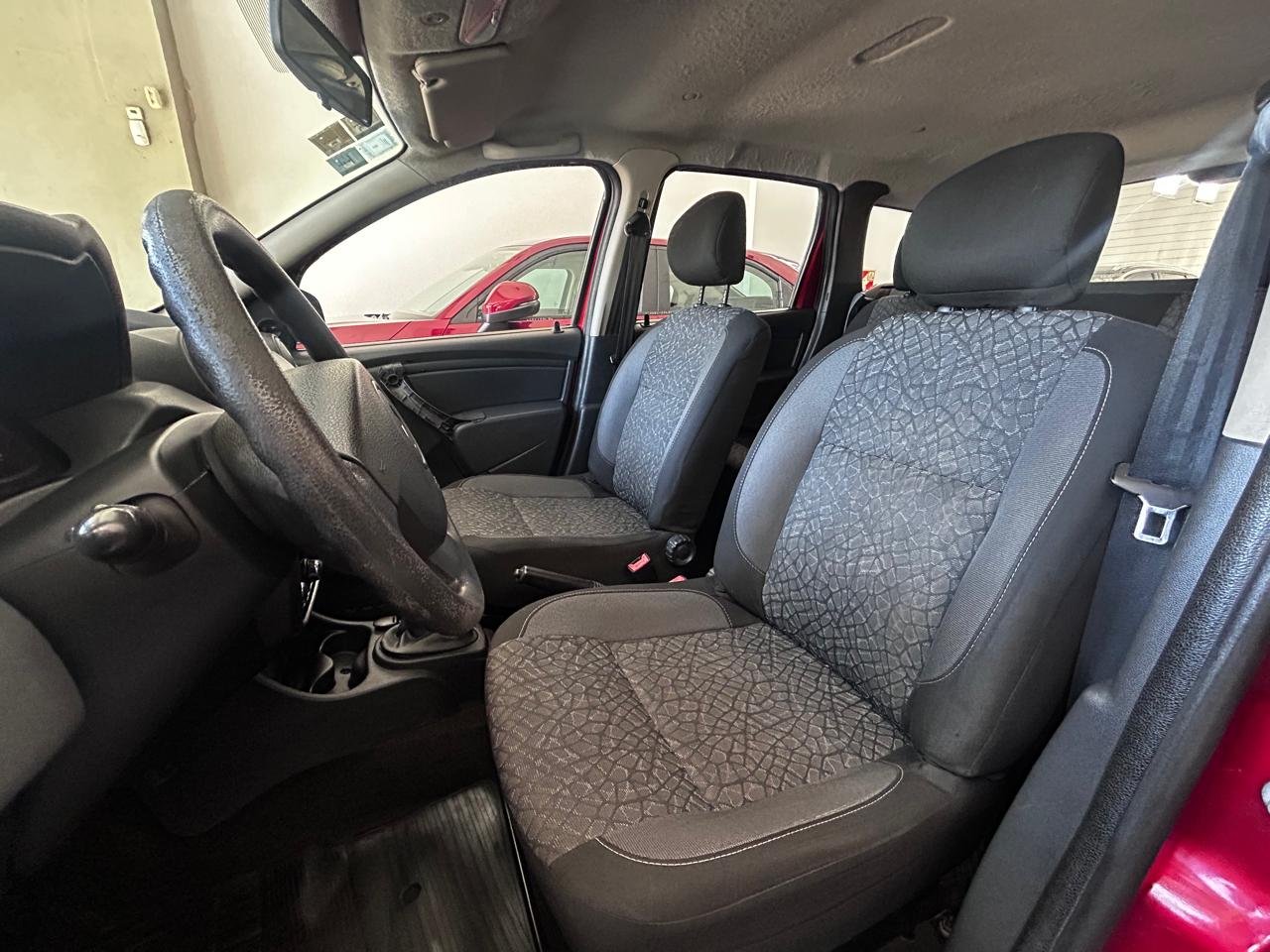 
 Renault Duster Confort 4×2 1.6 2014 125000km full									