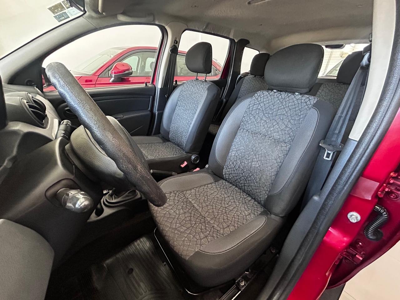 
 Renault Duster Confort 4×2 1.6 2014 125000km full									
