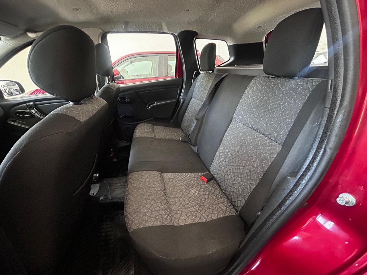 
 Renault Duster Confort 4×2 1.6 2014 125000km full									
