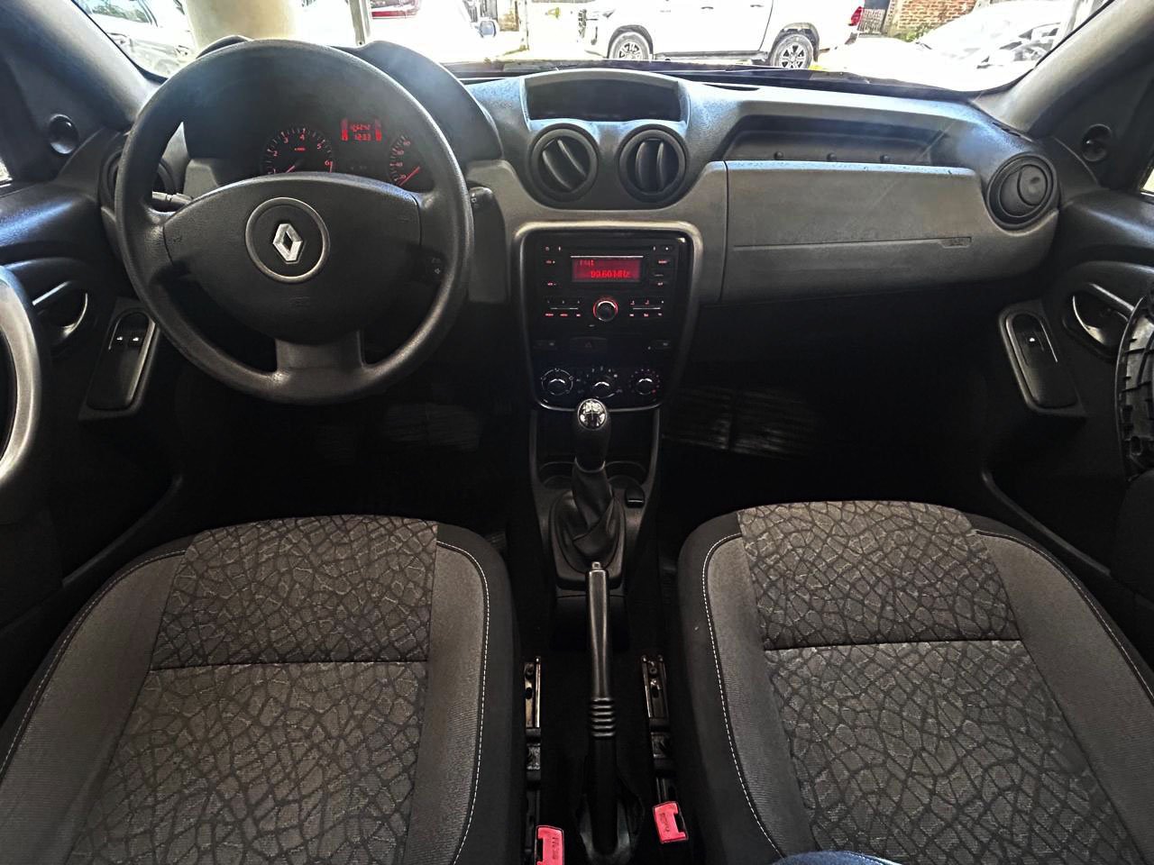 
 Renault Duster Confort 4×2 1.6 2014 125000km full									