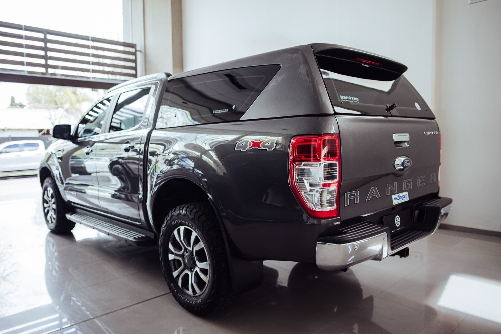 
 FORD RANGER LIMITED 3.2 AT 4×4 2020 – 38000km full									