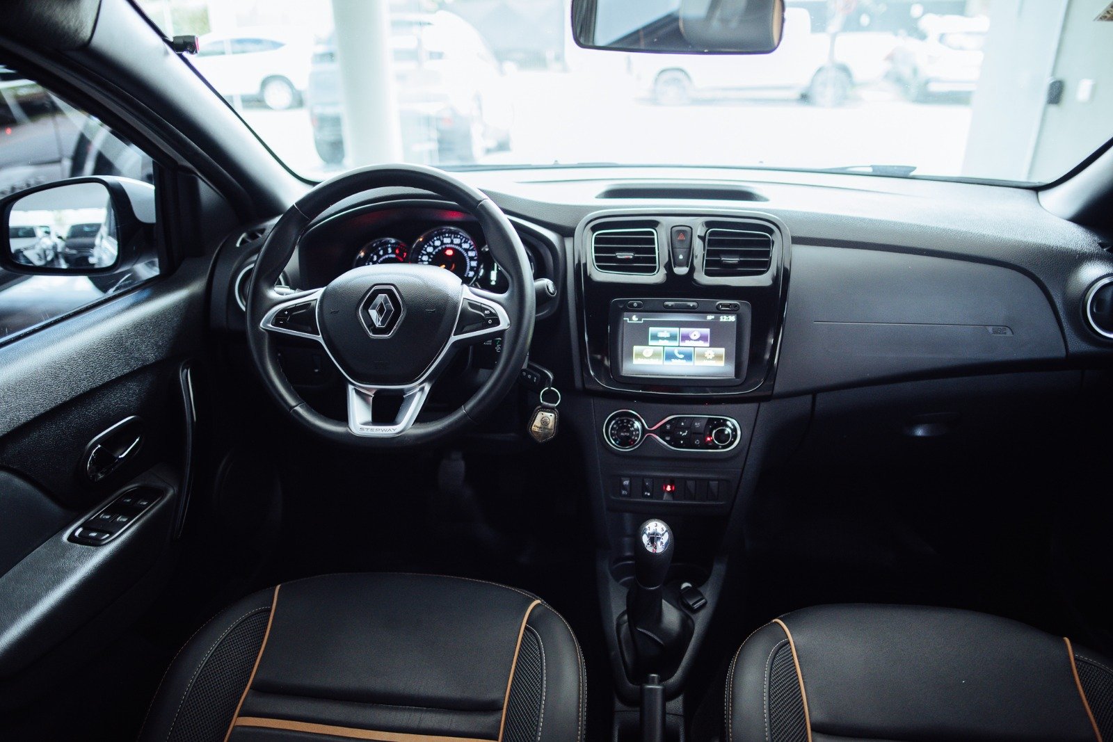 
 RENAULT SANDERO STEPWAY INTENSE 2022 – 110.000km full									