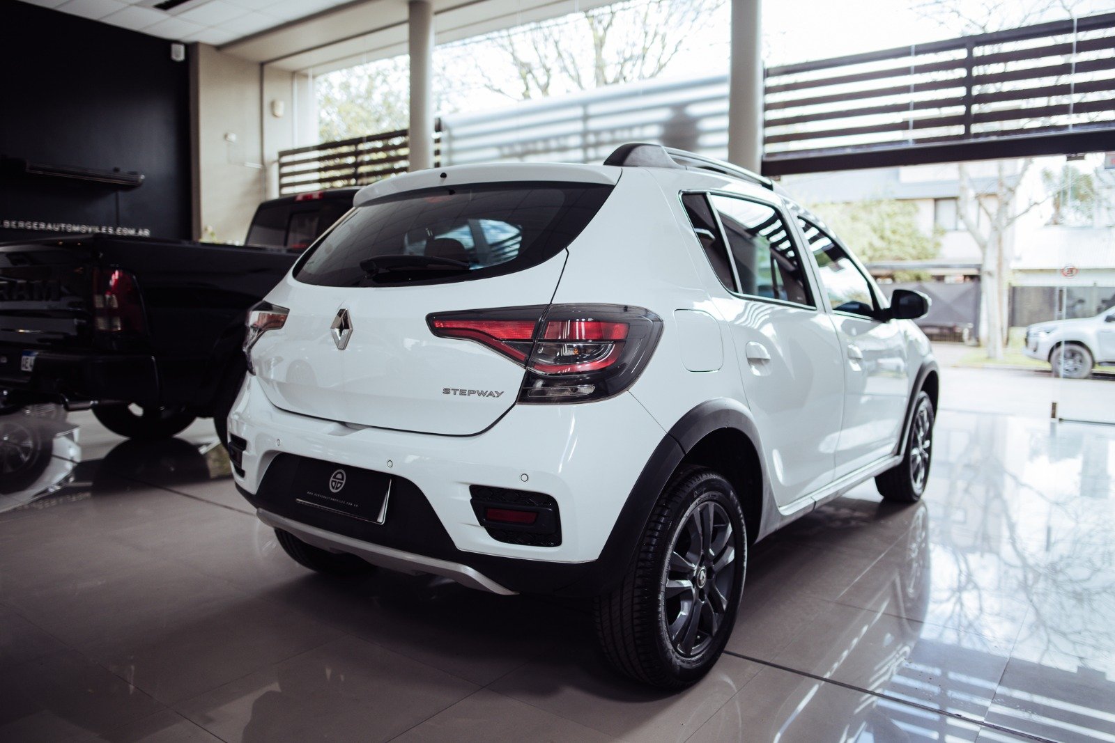 
 RENAULT SANDERO STEPWAY INTENSE 2022 – 110.000km full									