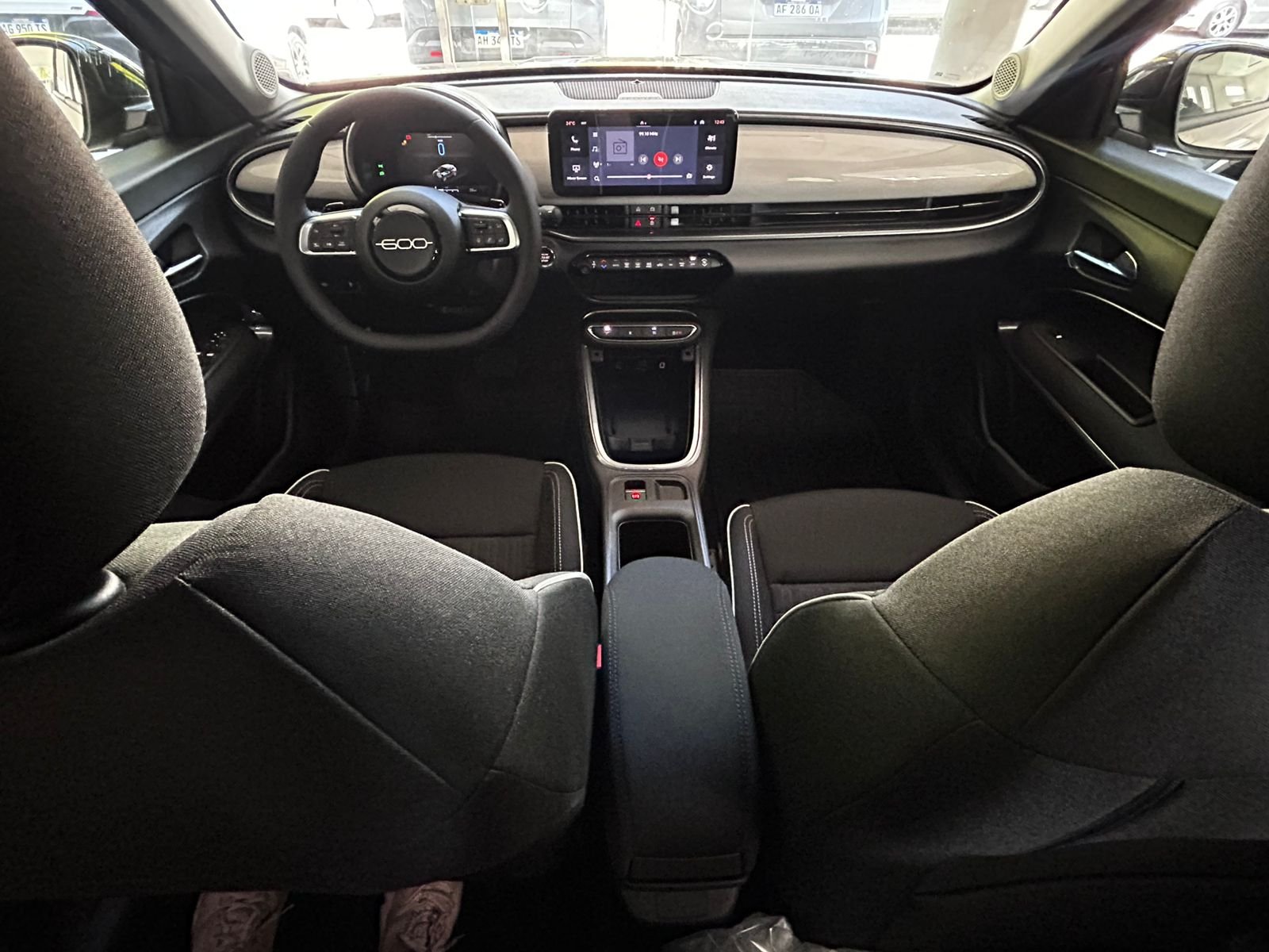 
 Fiat 600 hibrido 2025 full									