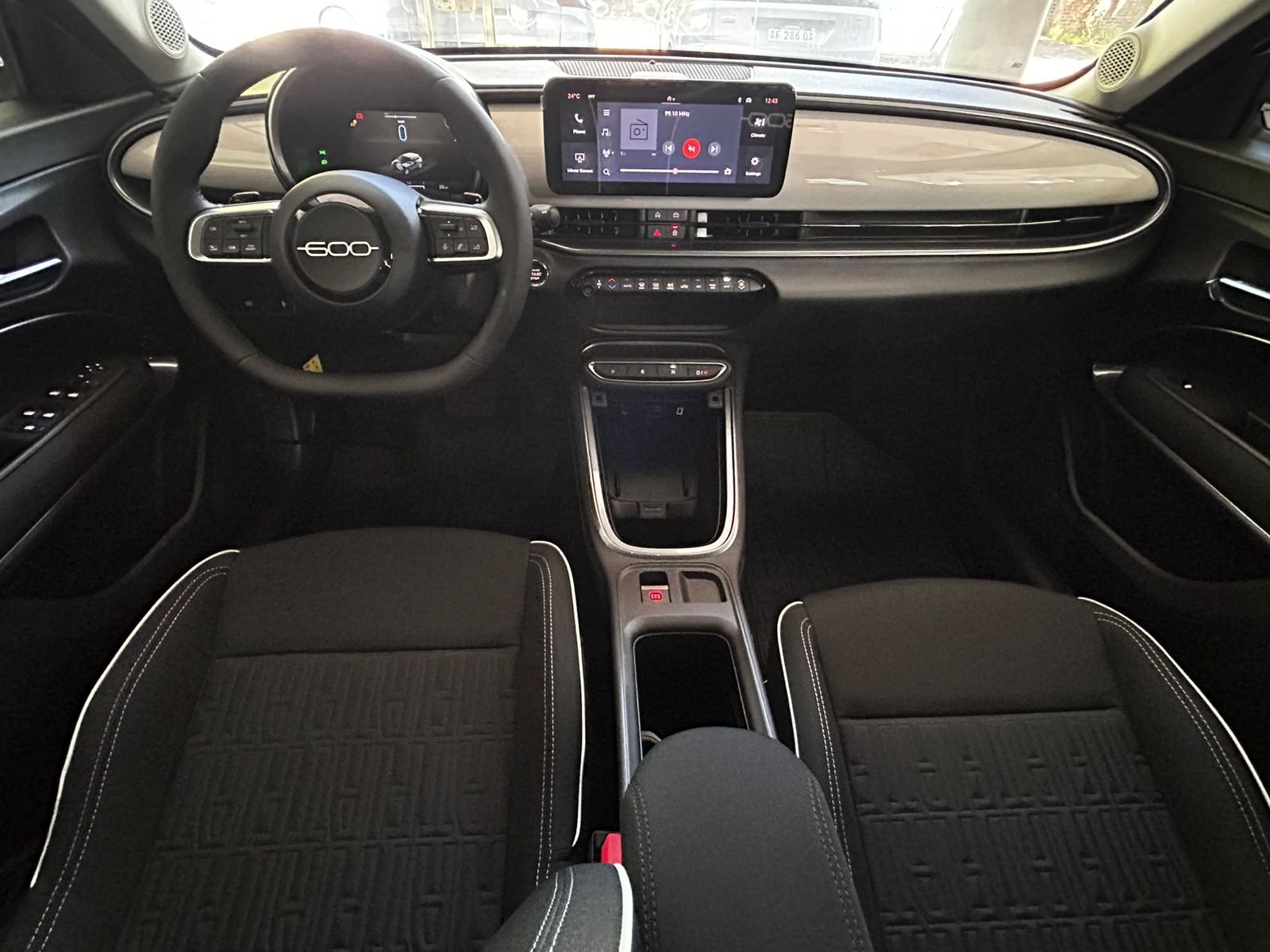 
 Fiat 600 hibrido 2025 full									