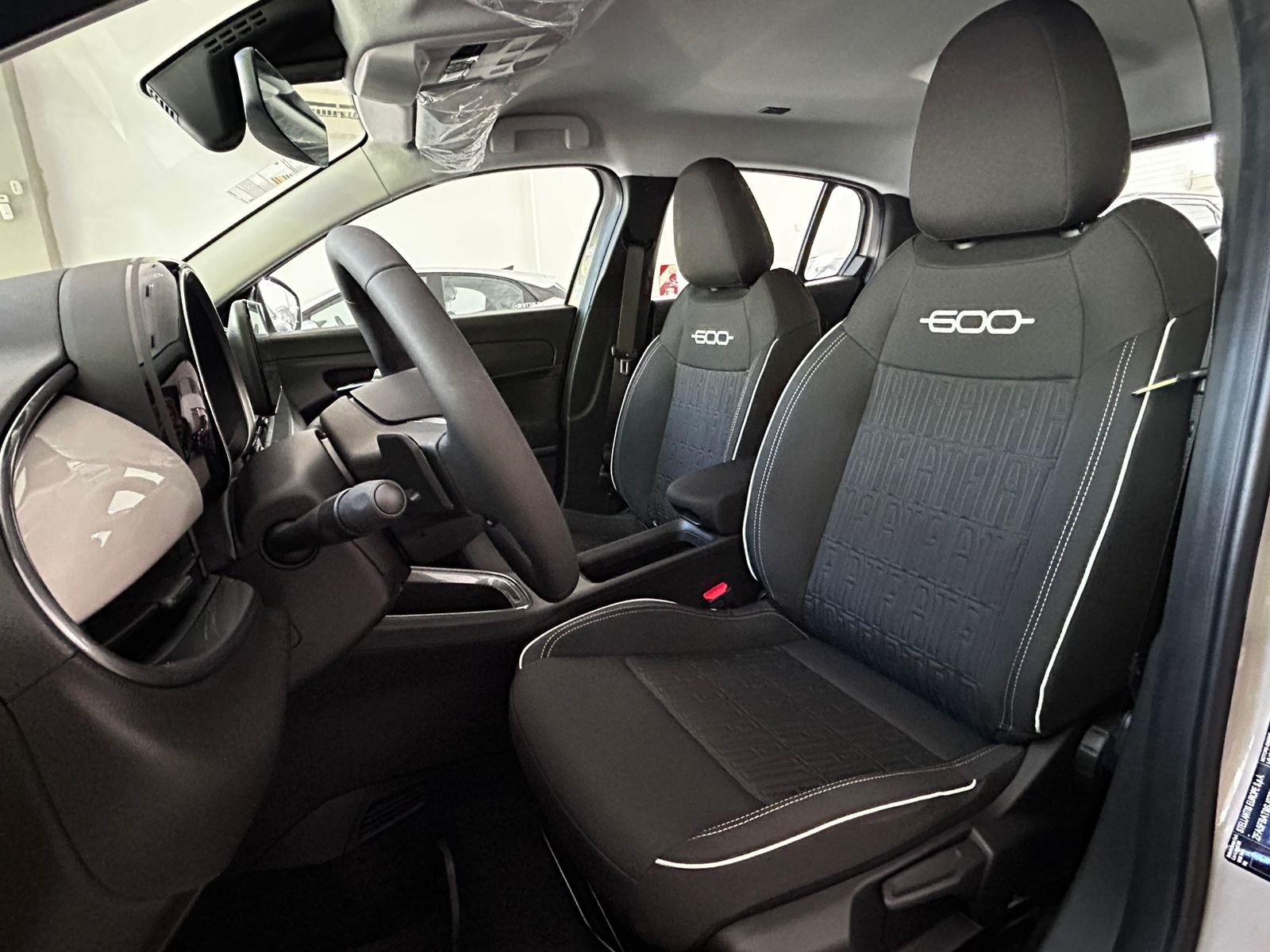 
 Fiat 600 hibrido 2025 full									