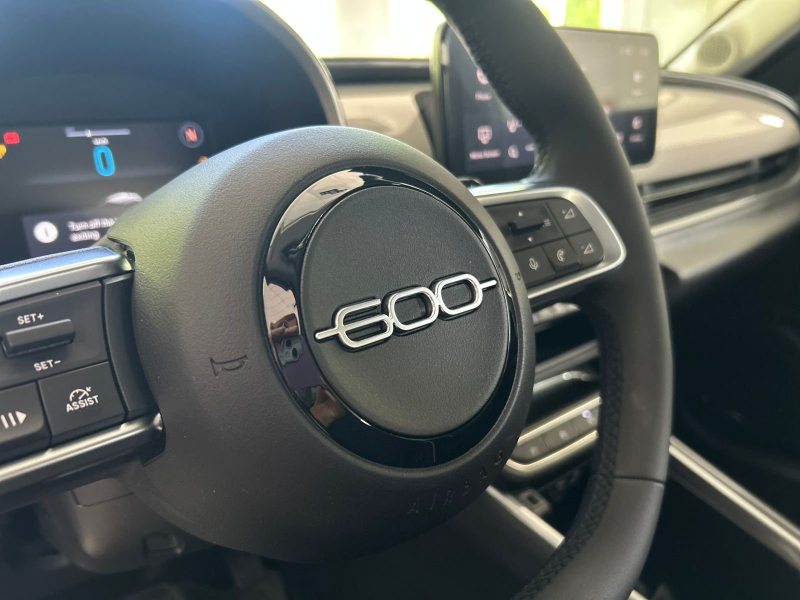 
 Fiat 600 hibrido 2025 full									