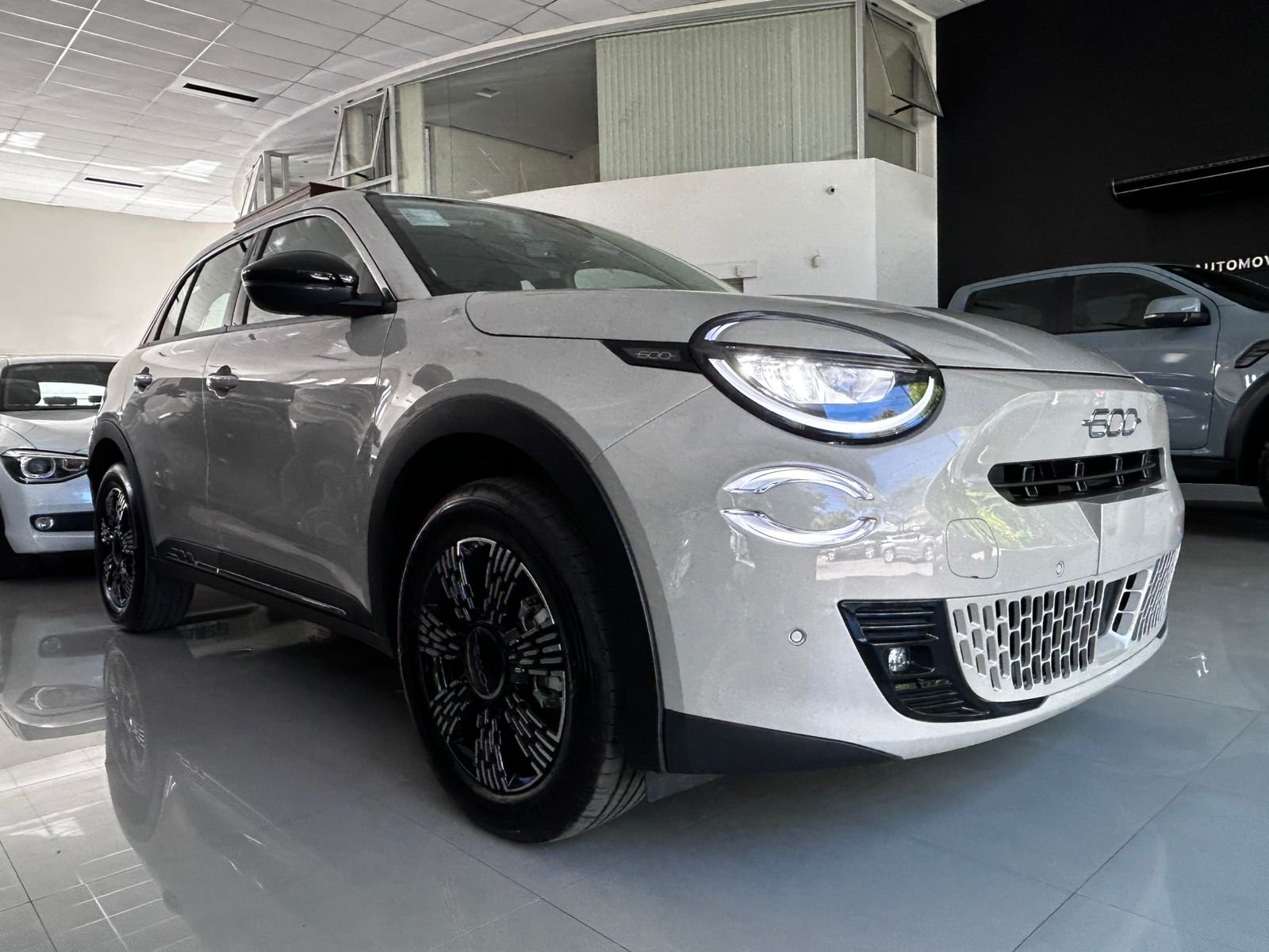 
 Fiat 600 hibrido 2025 full									