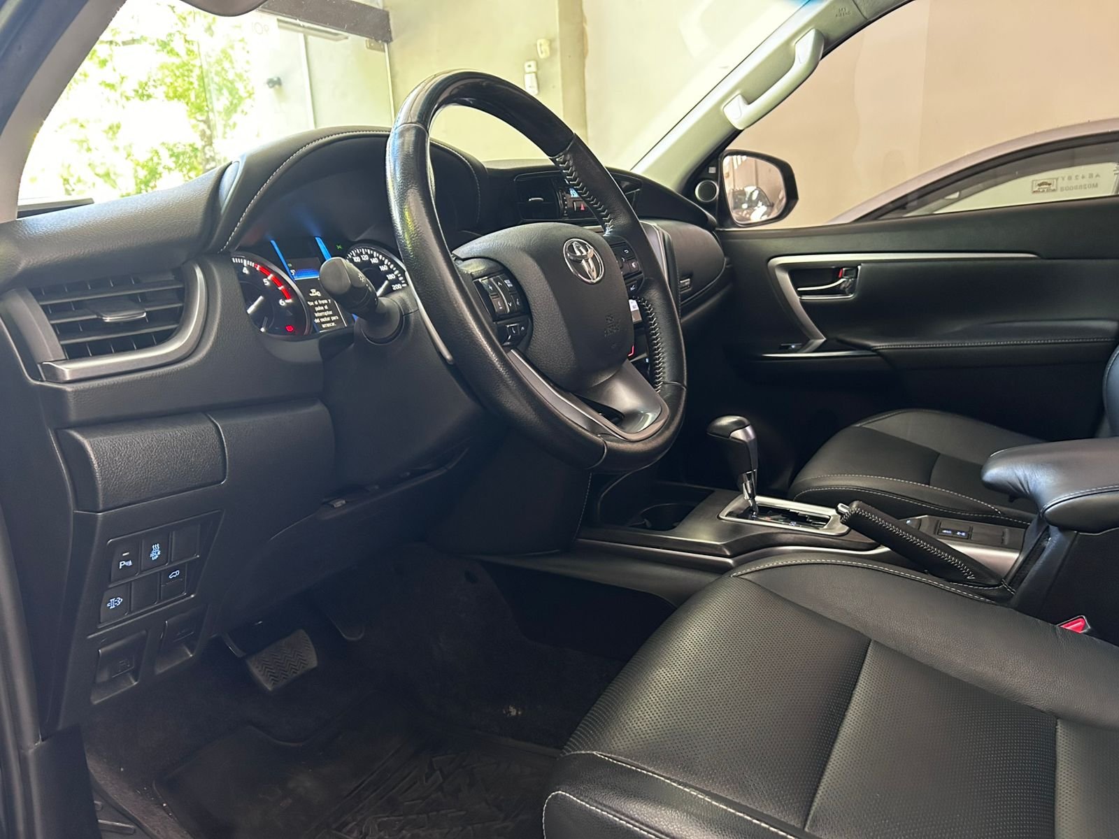 
 Toyota SW4 2.8 srx 204cv 4×4 7a AT 122000 km línea nueva full									