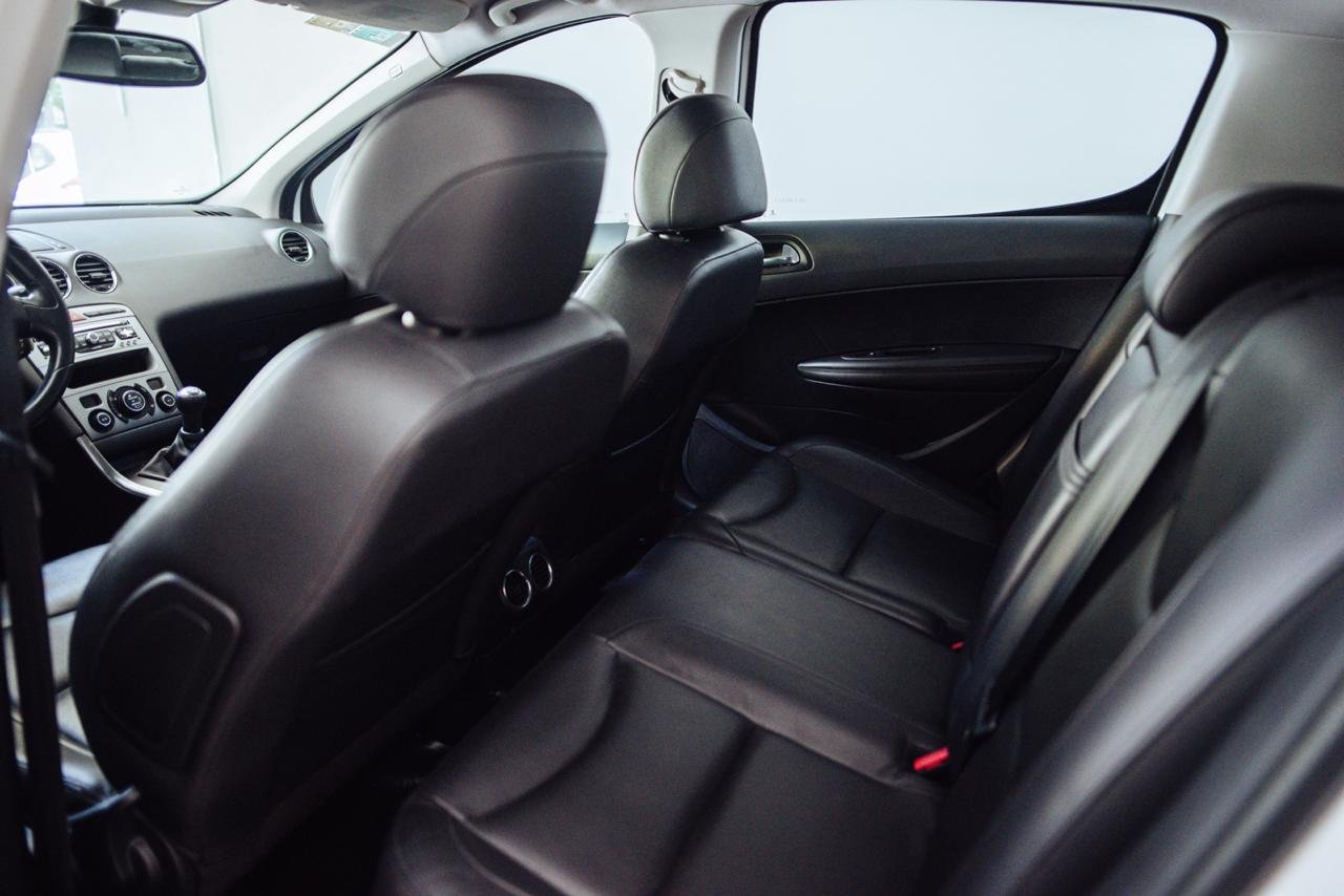 
 Peugeot 308 HDI 1.6 2012 120000km full									