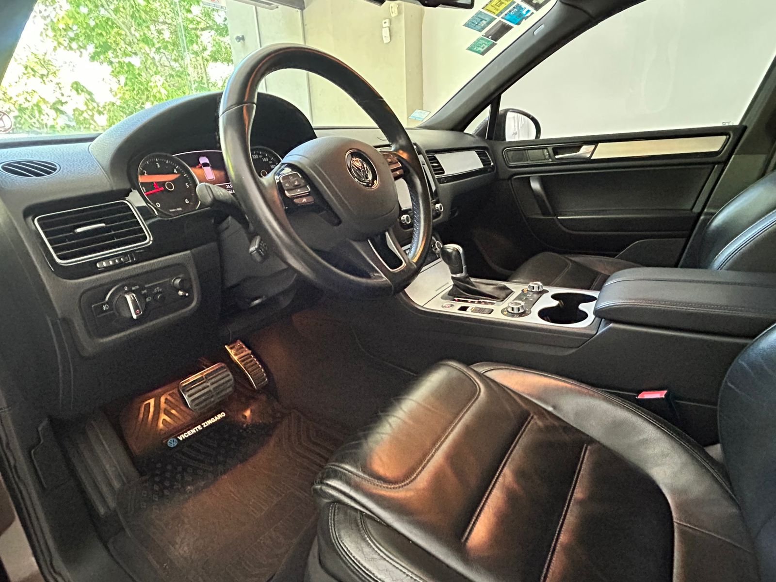 
 Volkswagen Touareg full									