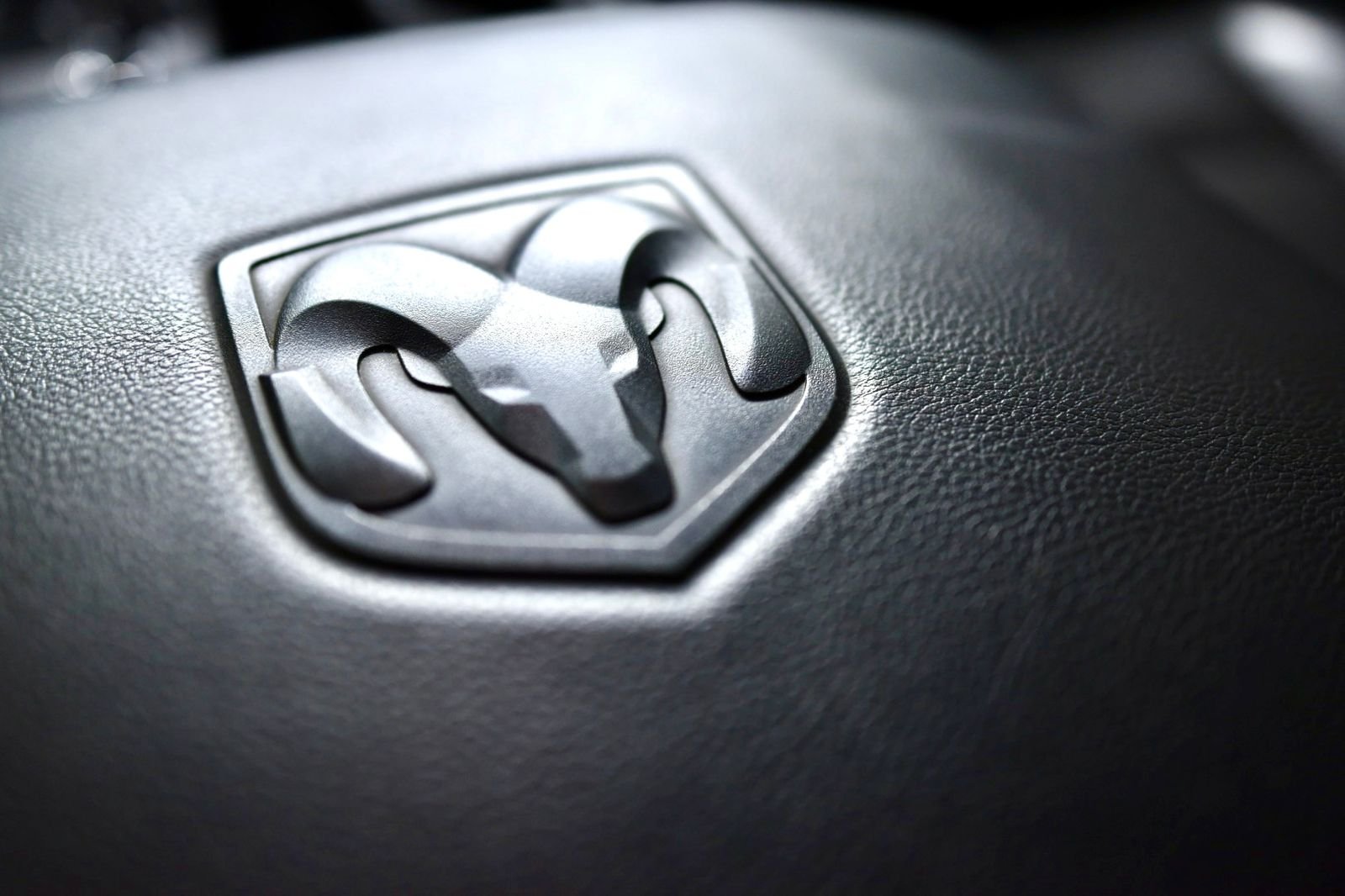 
 RAM LARAMIE  2015 full									