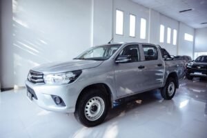 TOYOTA HILUX DX 2.4 MT 4×4 11500km 2023