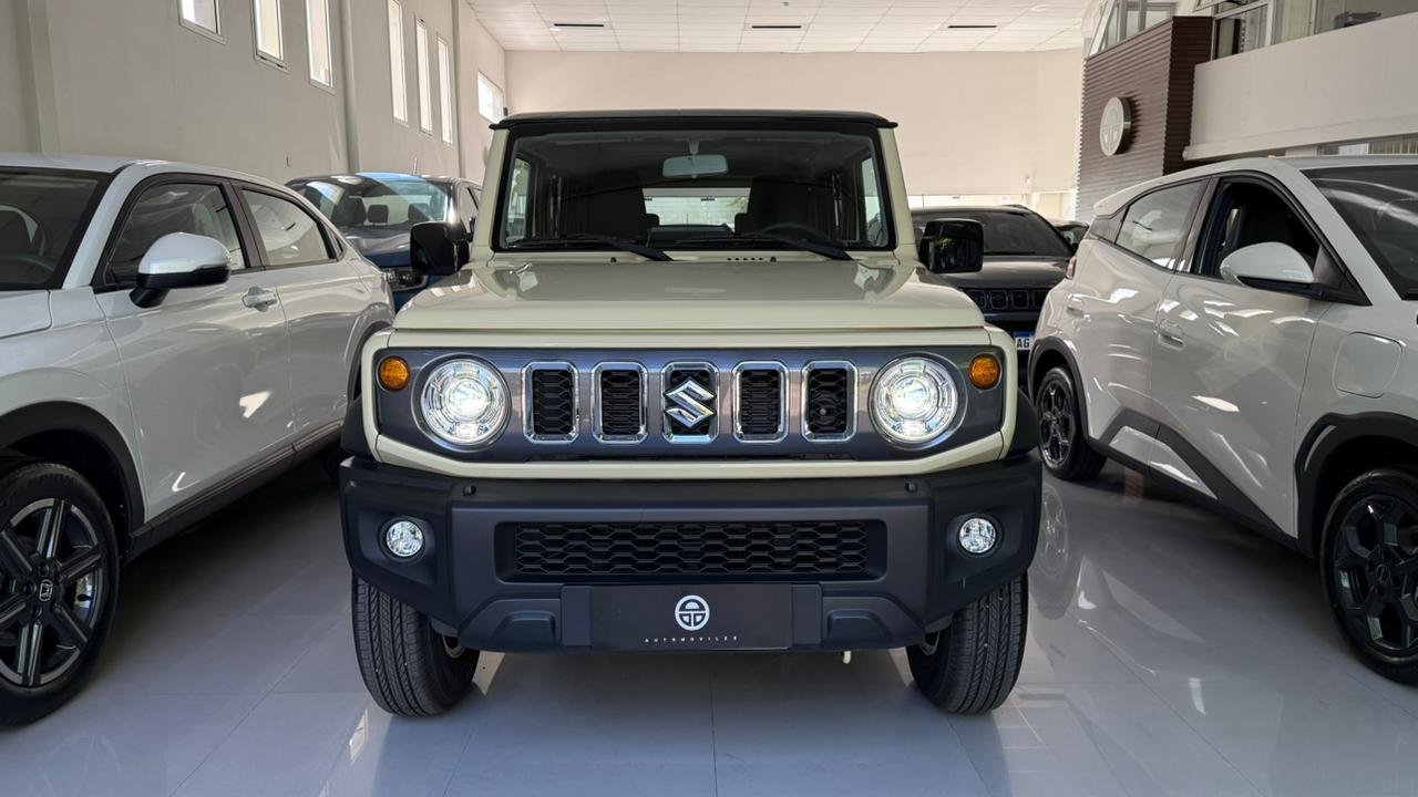 
 Suzuki Jimmy 1.5 GLX AT Bitono full									