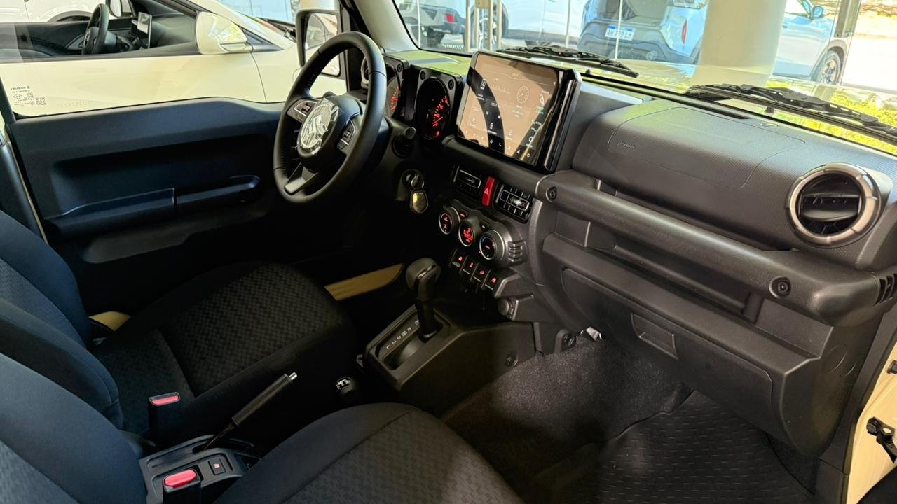 
 Suzuki Jimmy 1.5 GLX AT Bitono full									