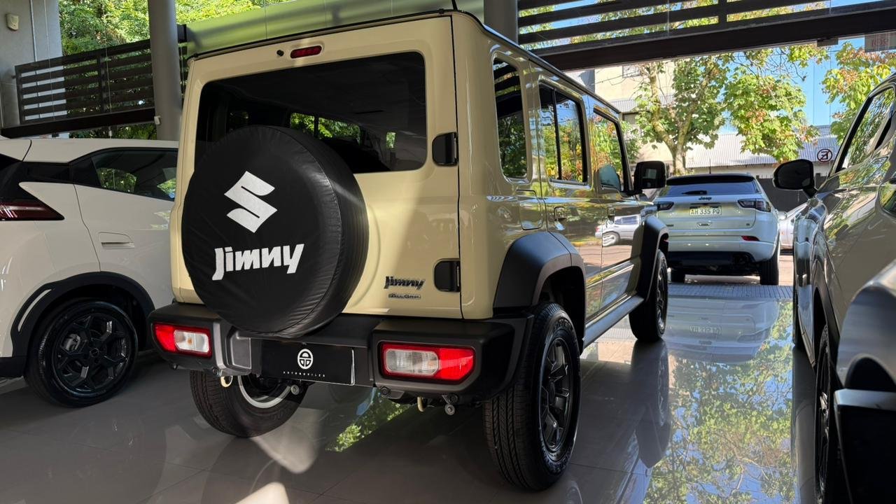 
 Suzuki Jimmy 1.5 GLX AT Bitono full									