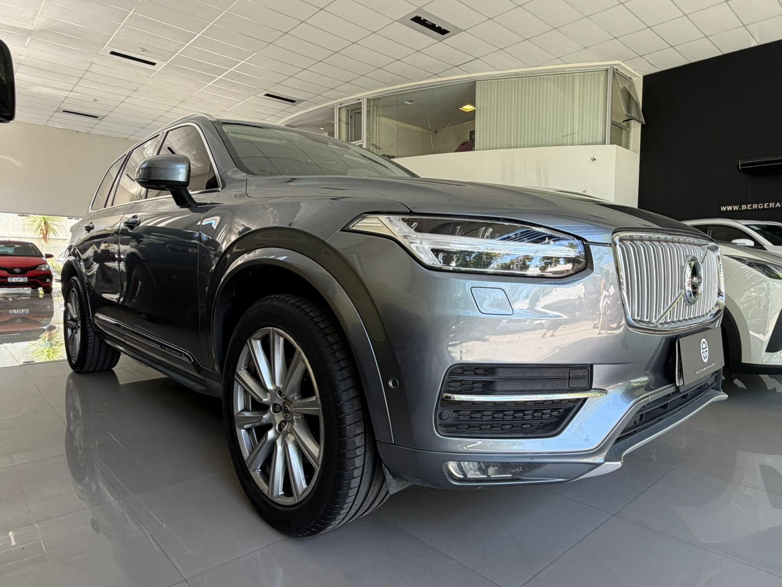 
 Volvo XC90  2016 82000km full									