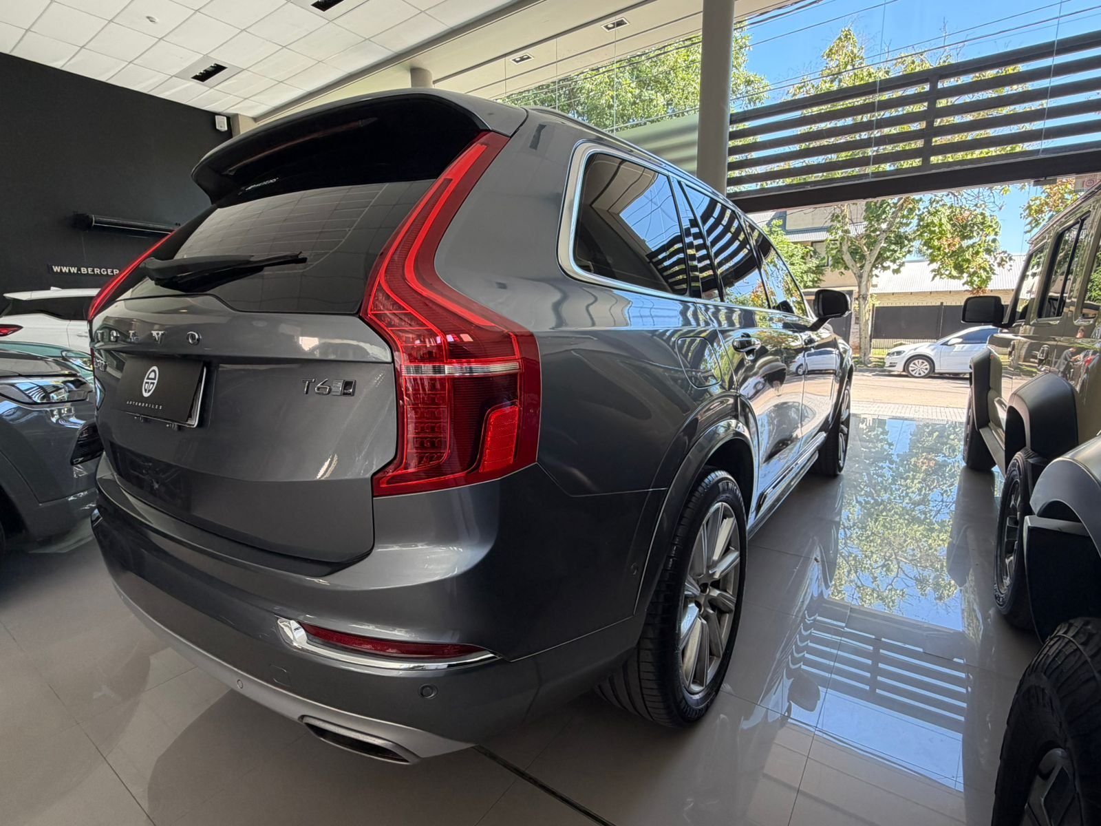 
 Volvo XC90  2016 82000km full									