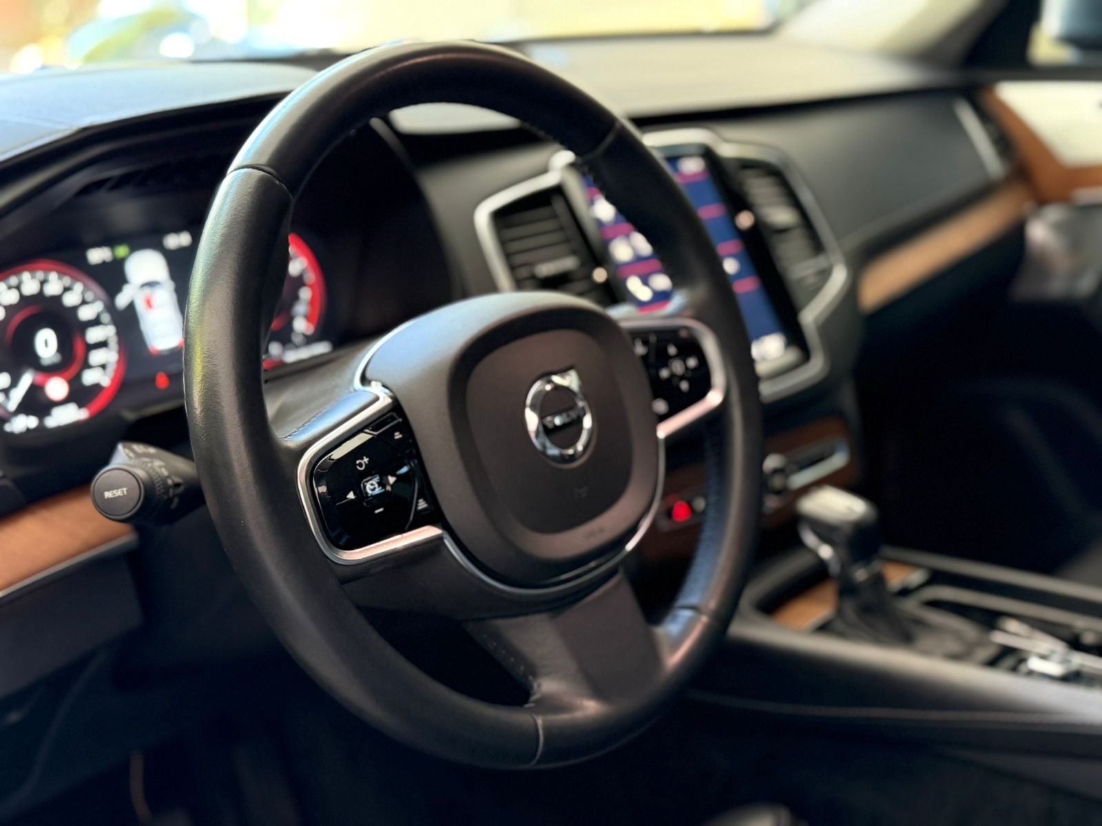 
 Volvo XC90  2016 82000km full									