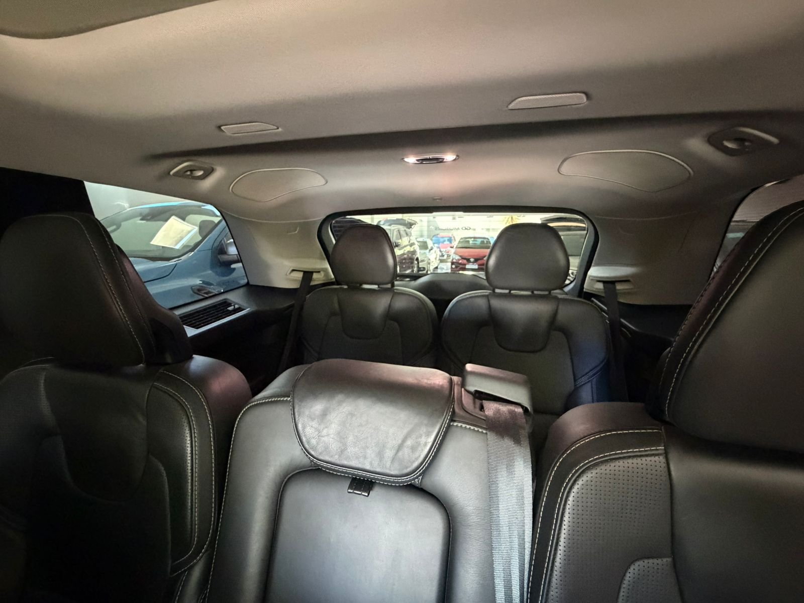 
 Volvo XC90  2016 82000km full									