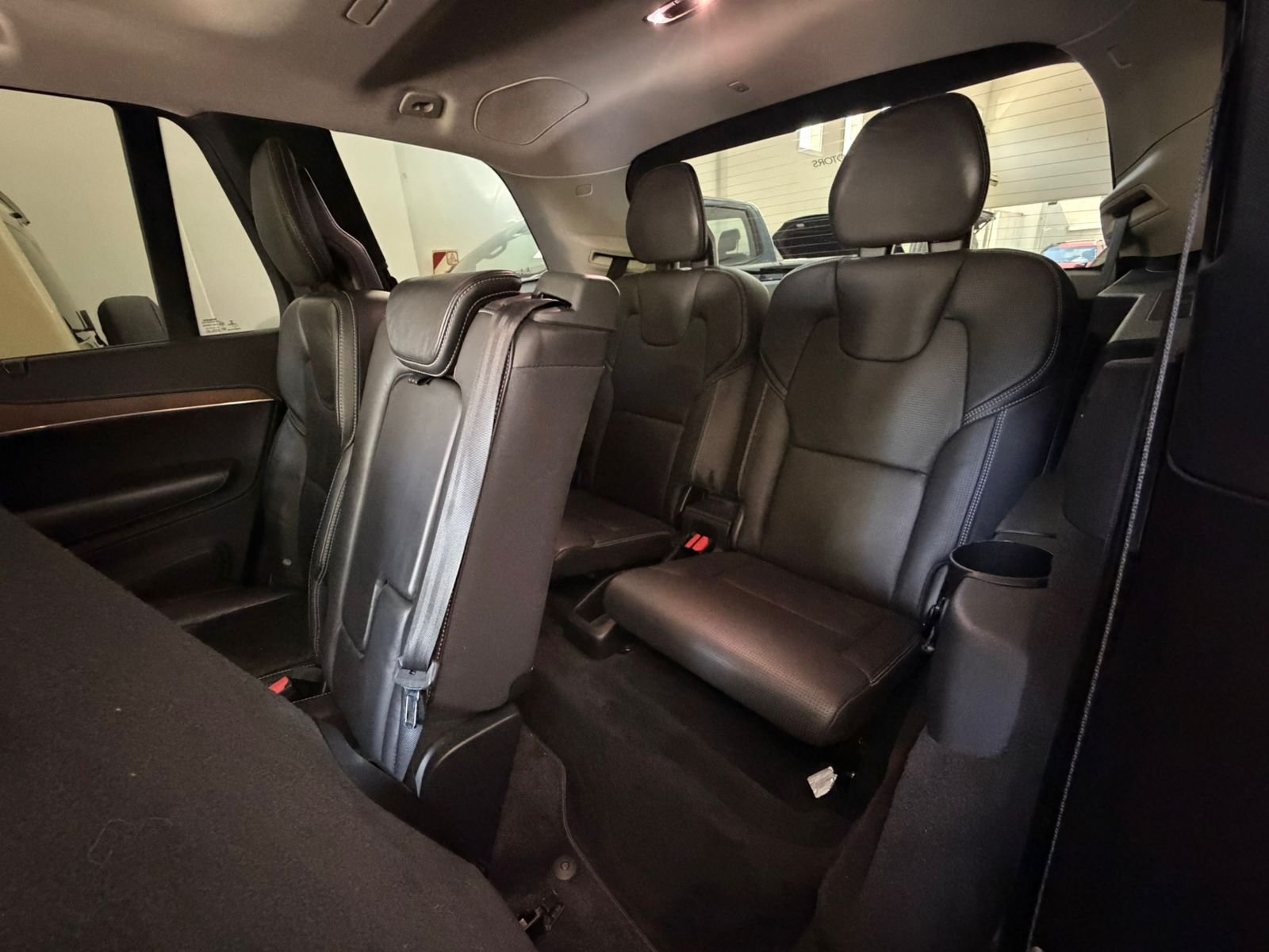 
 Volvo XC90  2016 82000km full									