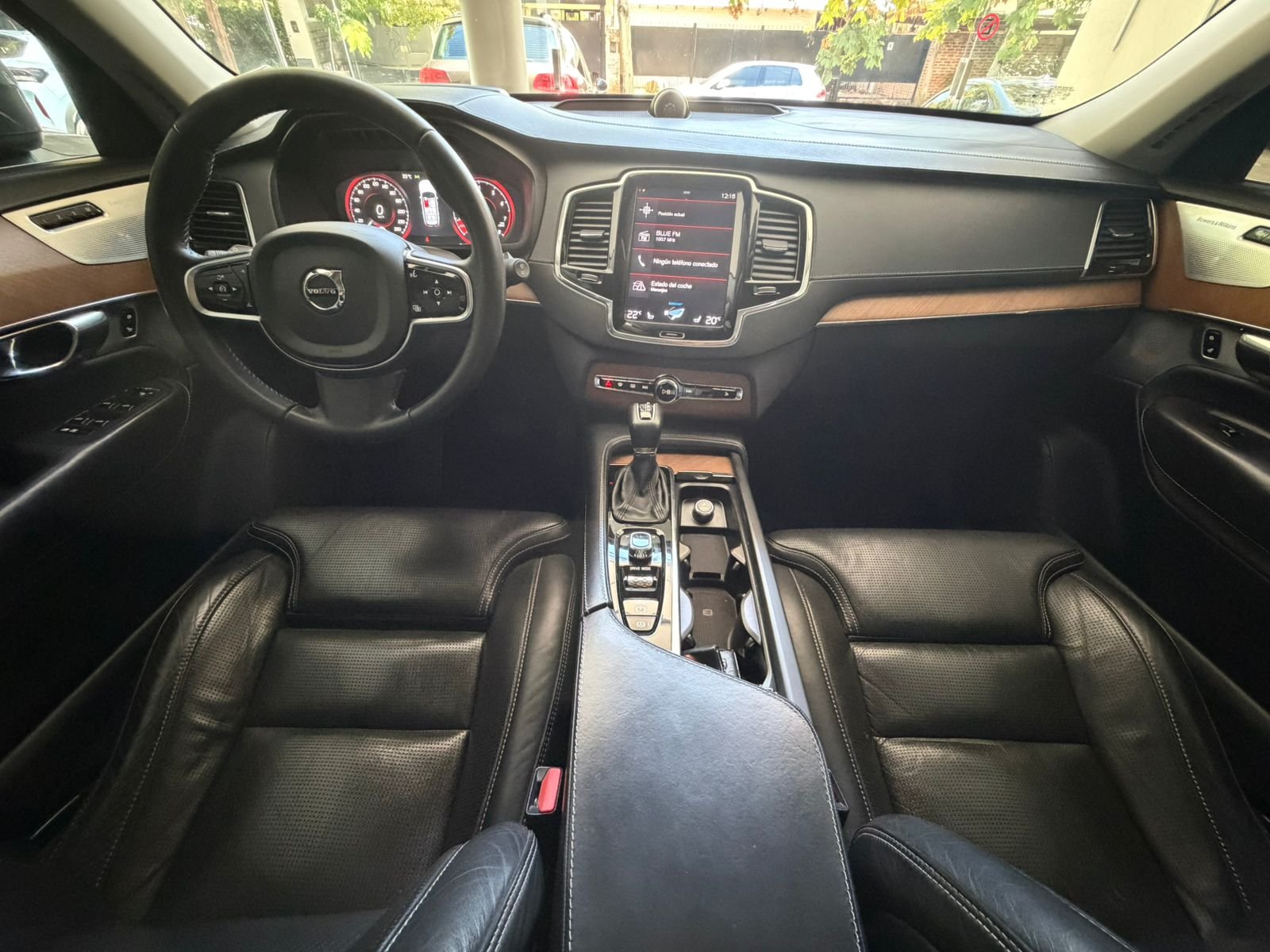 
 Volvo XC90  2016 82000km full									